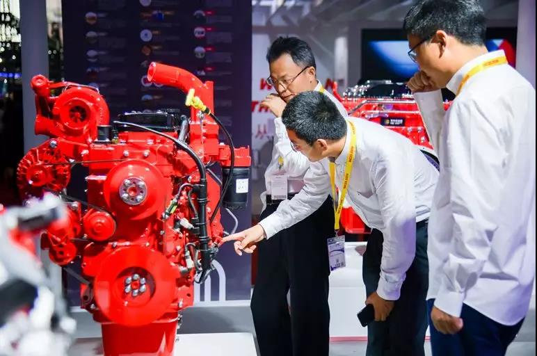 东风康明斯非道路国四动力“激擎”亮相北京工程机械展 - 第3张 - 提加商用车网 东风康明斯非道路国四动力“激擎”亮相北京工程机械展 - 第3张