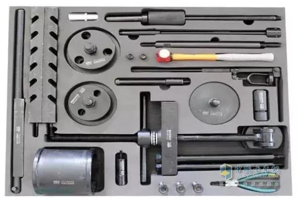 出车在外, 必备这些卡车维修工具 - 第1张 - 提加商用车网 出车在外, 必备这些卡车维修工具 - 第1张