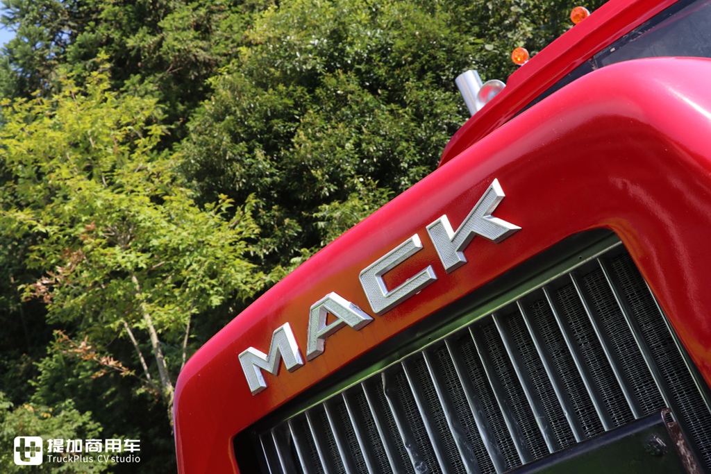 上世纪80年代国内引进的美国马克R系牵引车实拍,据说当年在内蒙一直运煤 - 第5张 - 提加商用车网 上世纪80年代国内引进的美国马克R系牵引车实拍,据说当年在内蒙一直运煤 - 第5张