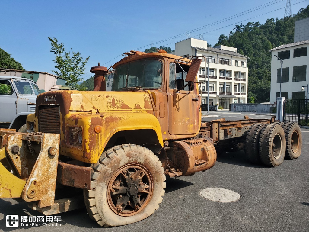 上世纪80年代国内引进的美国马克R系牵引车实拍,据说当年在内蒙一直运煤 - 第12张 - 提加商用车网 上世纪80年代国内引进的美国马克R系牵引车实拍,据说当年在内蒙一直运煤 - 第12张