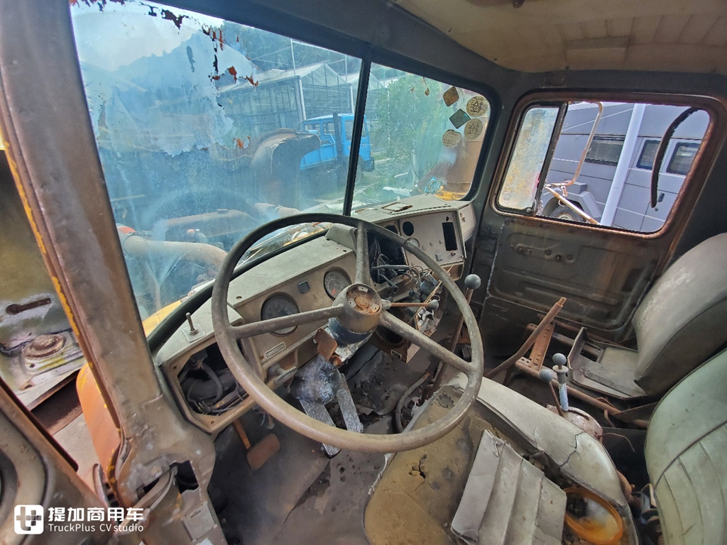 上世纪80年代国内引进的美国马克R系牵引车实拍,据说当年在内蒙一直运煤 - 第15张 - 提加商用车网 上世纪80年代国内引进的美国马克R系牵引车实拍,据说当年在内蒙一直运煤 - 第15张