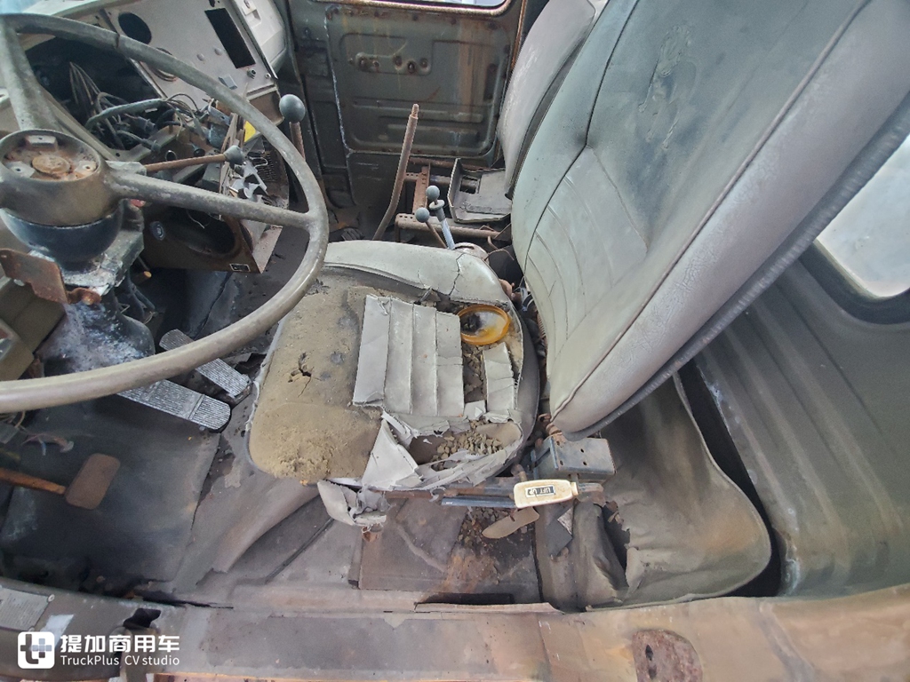 上世纪80年代国内引进的美国马克R系牵引车实拍,据说当年在内蒙一直运煤 - 第16张 - 提加商用车网 上世纪80年代国内引进的美国马克R系牵引车实拍,据说当年在内蒙一直运煤 - 第16张