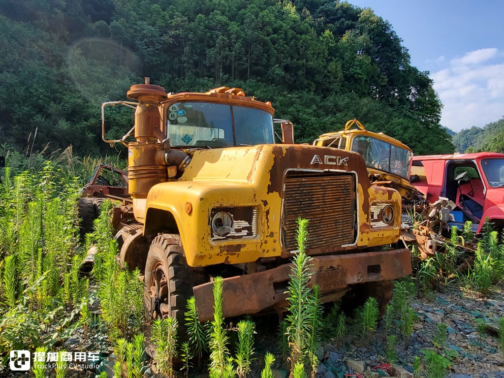 上世纪80年代国内引进的美国马克R系牵引车实拍,据说当年在内蒙一直运煤 - 第26张 - 提加商用车网 上世纪80年代国内引进的美国马克R系牵引车实拍,据说当年在内蒙一直运煤 - 第26张