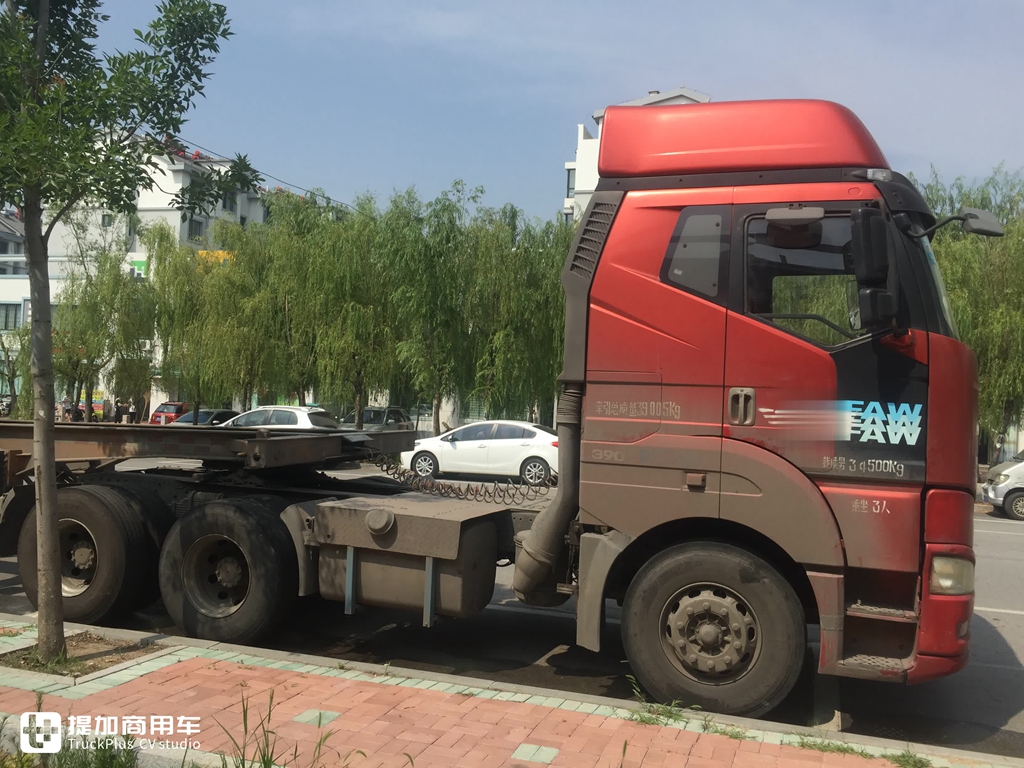 7年前买了解放J6H高端重卡，车主说当年开进口卡车的都羡慕他 - 第7张