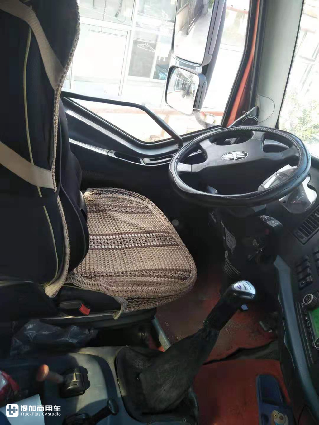 7年前买了解放J6H高端重卡，车主说当年开进口卡车的都羡慕他 - 第13张