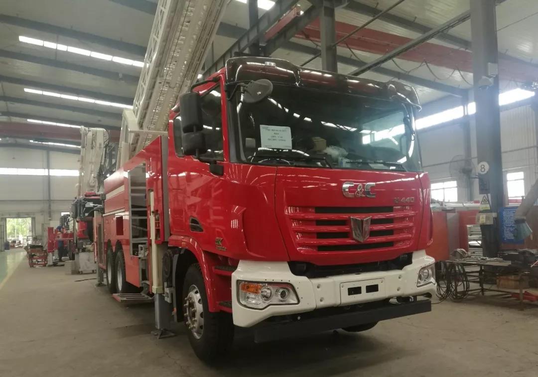 中集联合卡车32米多功能云梯消防车成功下线,守护人民生命财产安全! - 第2张 - 提加商用车网 中集联合卡车32米多功能云梯消防车成功下线,守护人民生命财产安全! - 第2张