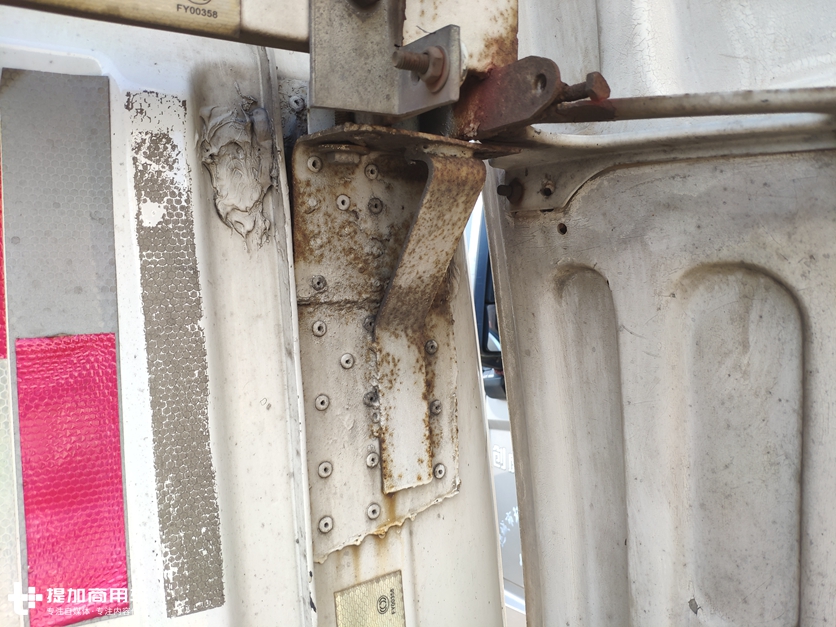 手动挡,钢板悬架后桥,带您见识一辆早期的斯堪尼亚4系卡车 - 第10张 - 提加商用车网 手动挡,钢板悬架后桥,带您见识一辆早期的斯堪尼亚4系卡车 - 第10张