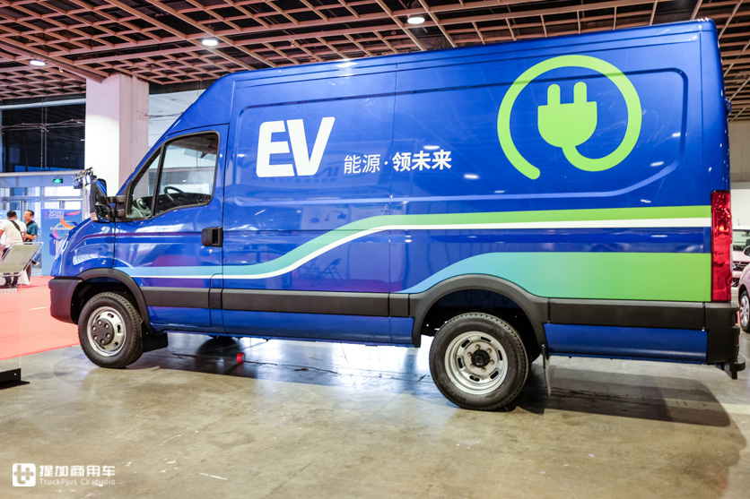 小众的高端大VAN,南京依维柯欧胜EV45纯电动轻客静态评测 - 第9张 - 提加商用车网 小众的高端大VAN,南京依维柯欧胜EV45纯电动轻客静态评测 - 第9张