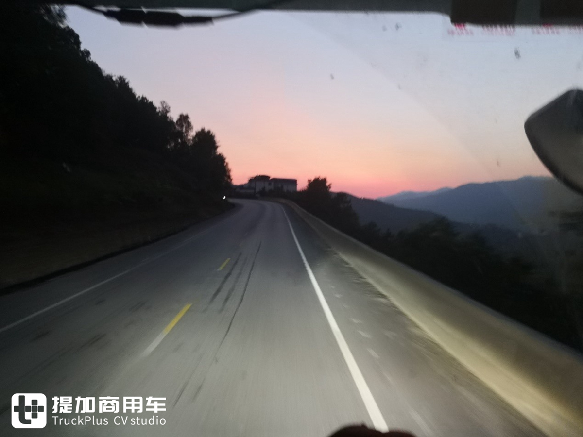 坐卡车跟着叔叔跑了一趟云南,才知道卡车司机生活原来如此不易 - 第13张 - 提加商用车网 坐卡车跟着叔叔跑了一趟云南,才知道卡车司机生活原来如此不易 - 第13张