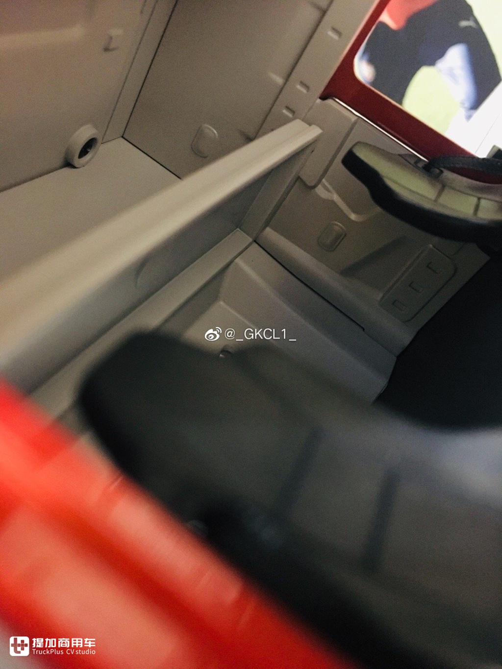 卡车模型也评测,带你看看解放J6P1:24模型的做工 - 第14张 - 提加商用车网 卡车模型也评测,带你看看解放J6P1:24模型的做工 - 第14张