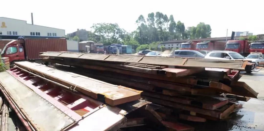 百吨王终于被处置了!驾驶员直接吊销驾驶证! - 第2张 - 提加商用车网 百吨王终于被处置了!驾驶员直接吊销驾驶证! - 第2张