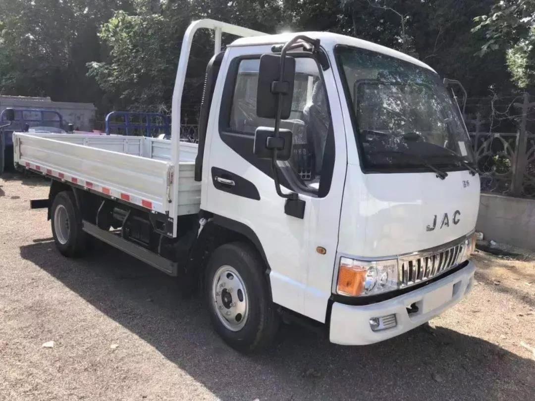 城市道路越行越“窄”,江淮D6176自卸车开辟蓝牌运输路 - 第1张 - 提加商用车网 城市道路越行越“窄”,江淮D6176自卸车开辟蓝牌运输路 - 第1张