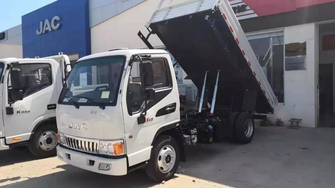 城市道路越行越“窄”,江淮D6176自卸车开辟蓝牌运输路 - 第2张 - 提加商用车网 城市道路越行越“窄”,江淮D6176自卸车开辟蓝牌运输路 - 第2张