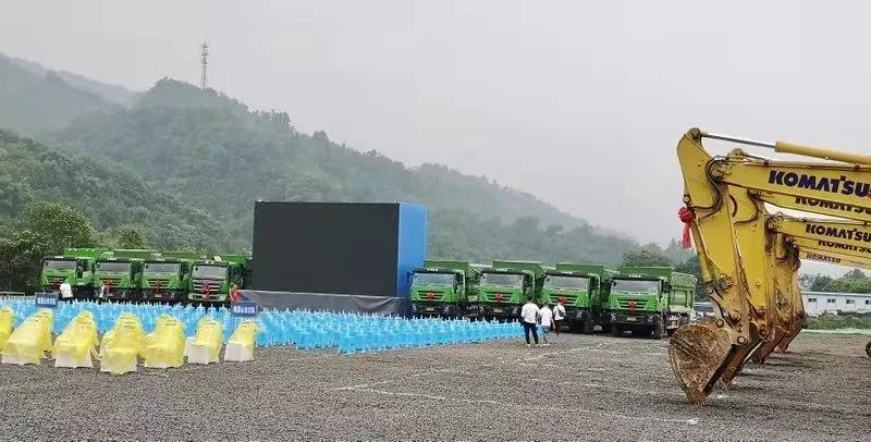 助力四川文旅产业建设 上汽红岩渣土车批量交付用户 - 第2张 - 提加商用车网 助力四川文旅产业建设 上汽红岩渣土车批量交付用户 - 第2张