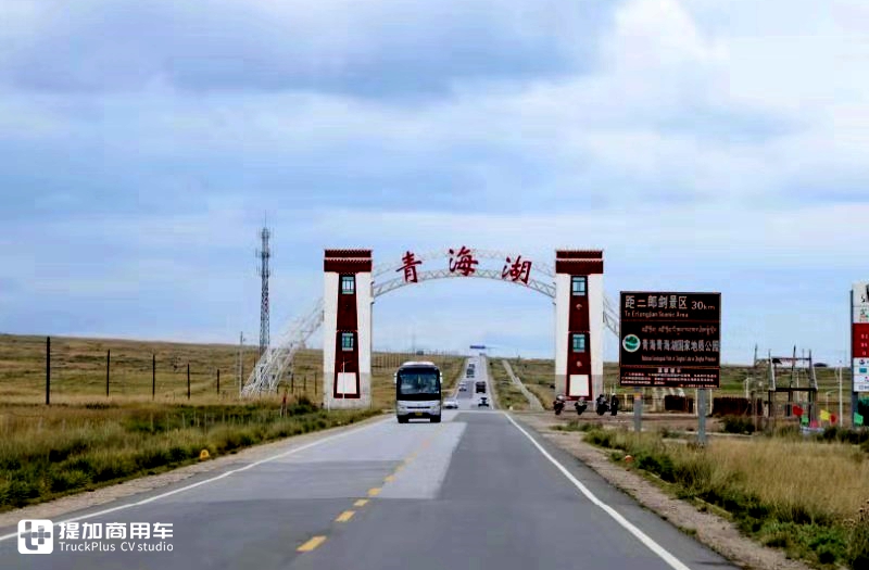 沃尔沃FH误入沙坑，十一罗汉奋战青海湖 - 第1张