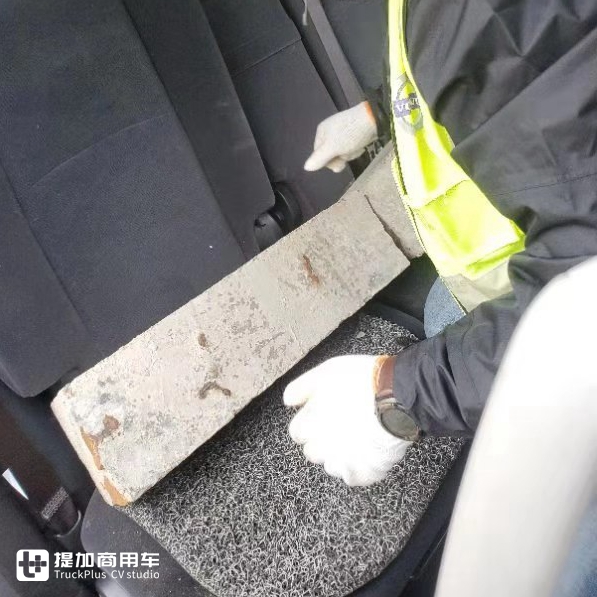 沃尔沃FH误入沙坑，十一罗汉奋战青海湖 - 第7张