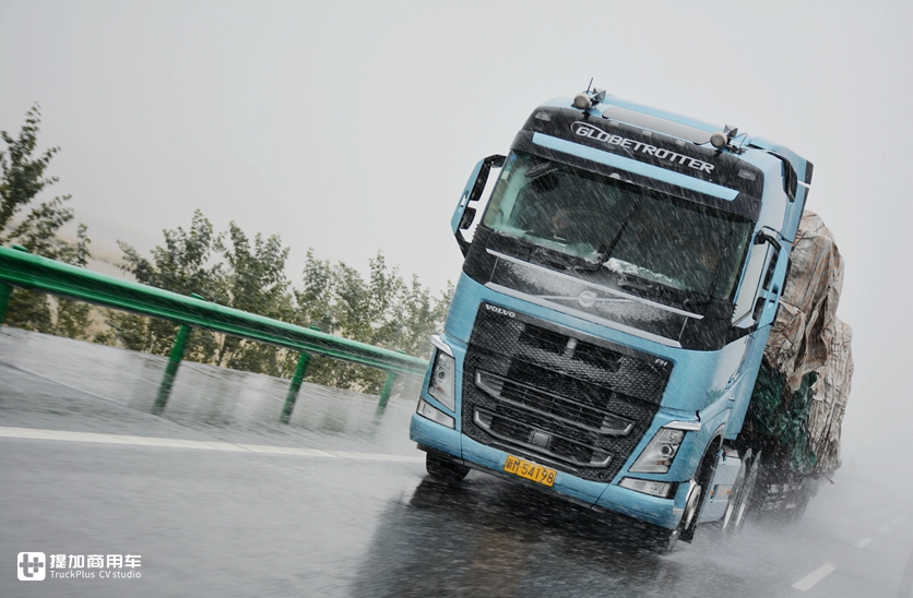 90后小伙跑无锡到库尔勒专线,如今只买高配版沃尔沃卡车,为何? - 第4张 - 提加商用车网 90后小伙跑无锡到库尔勒专线,如今只买高配版沃尔沃卡车,为何? - 第4张