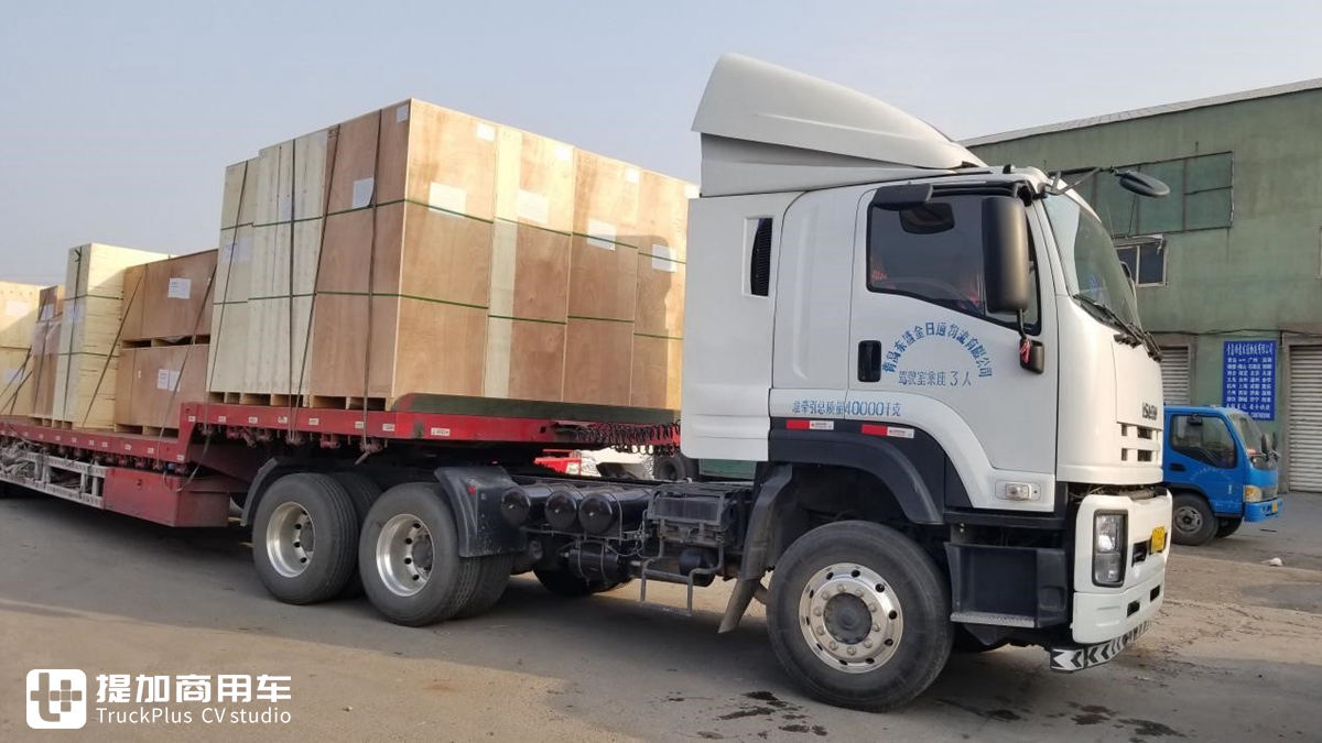 庆铃产的五十铃VC46牵引车，车主说当时花40万买的，发动机用起来很省油 - 第26张