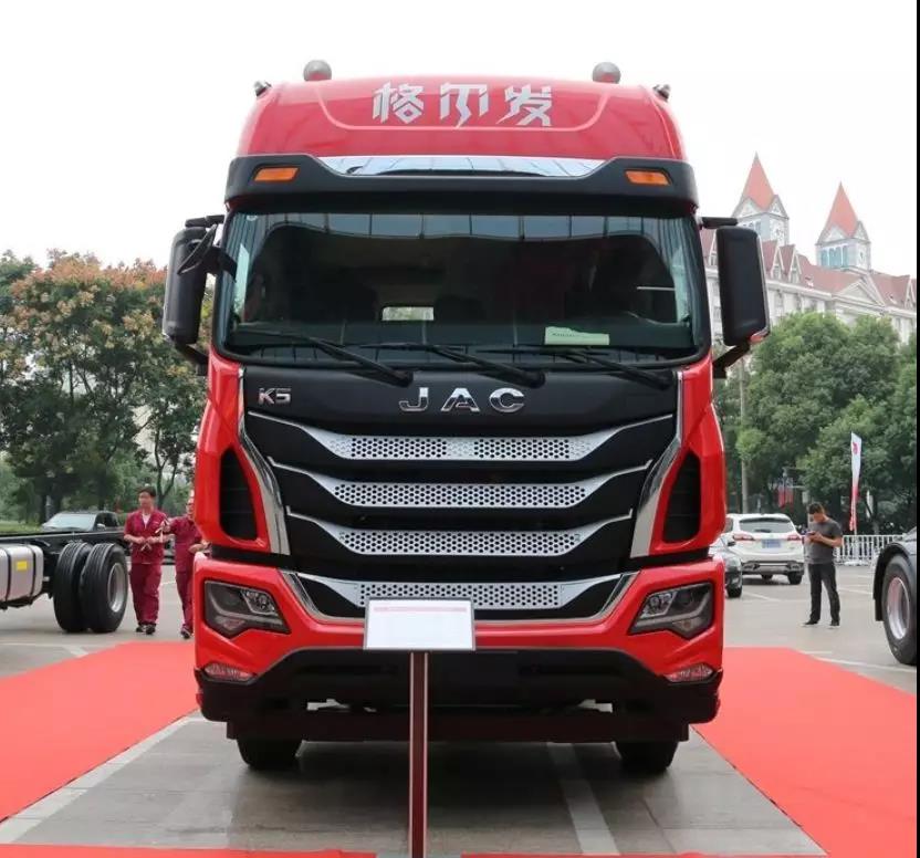 2020款格尔发K5w6×4牵引车亮相品鉴会，这就是更舒服的卡车 - 第1张