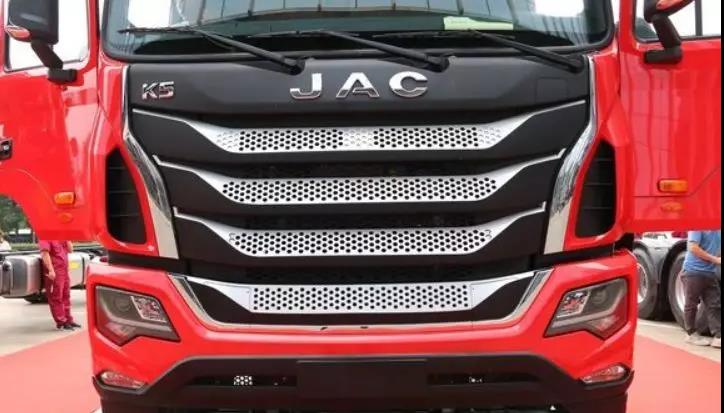 2020款格尔发K5w6×4牵引车亮相品鉴会，这就是更舒服的卡车 - 第2张