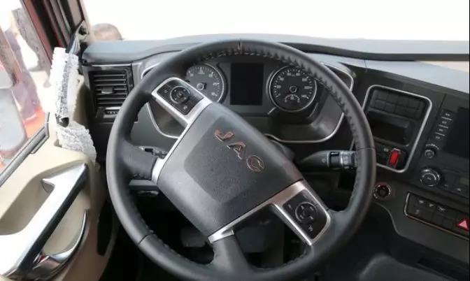 2020款格尔发K5w6×4牵引车亮相品鉴会，这就是更舒服的卡车 - 第5张