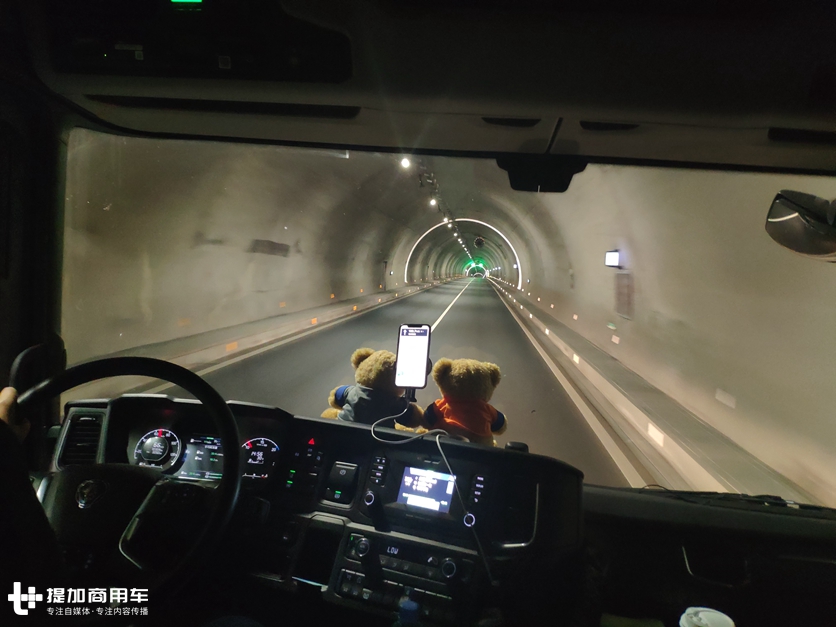 跟着斯堪尼亚卡车跑了一段山路，车辆真安全，油耗也真低！ - 第9张