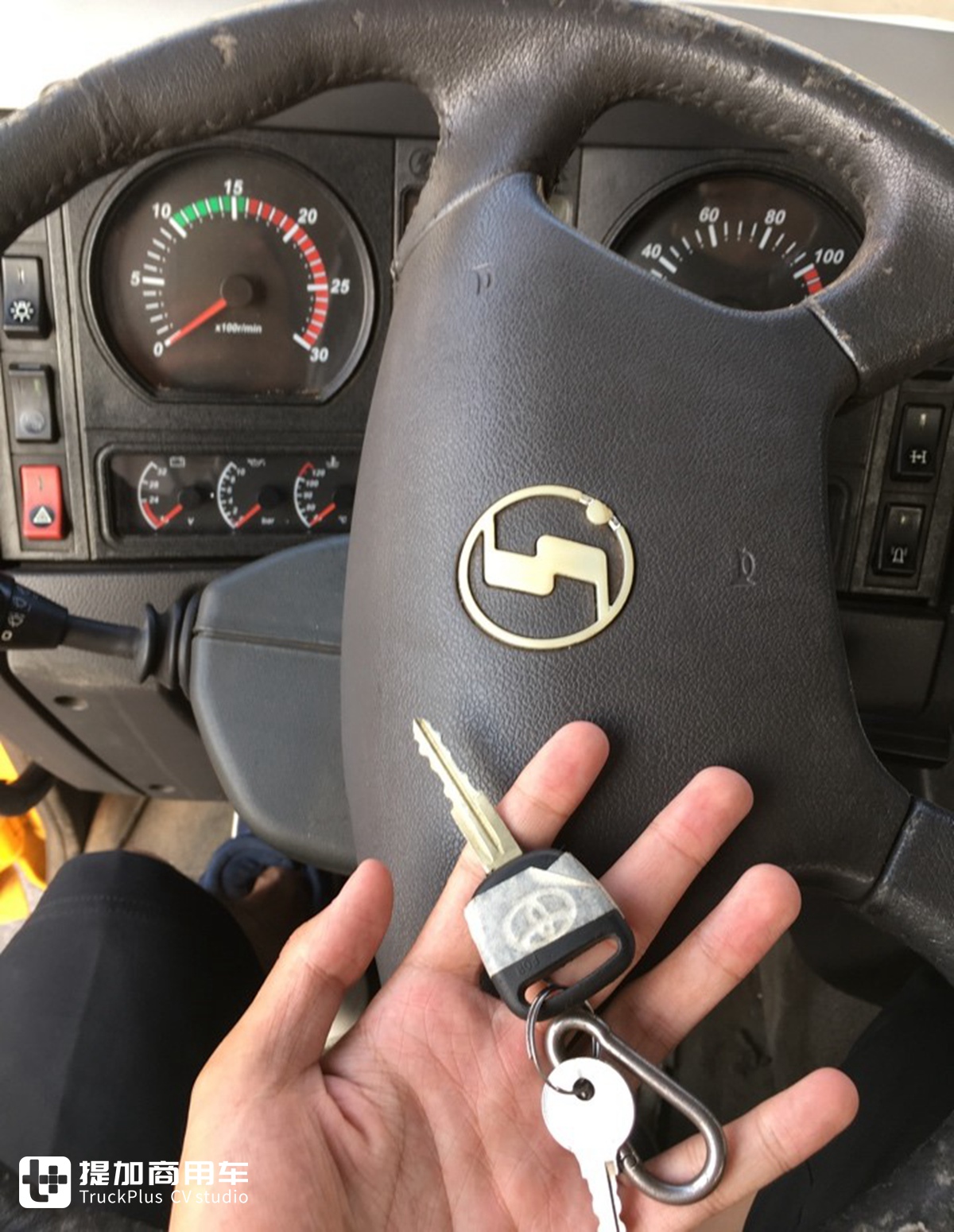 深入北京公交集团,实地探访陕汽、红岩两款公交救援车的使用情况 - 第12张 - 提加商用车网 深入北京公交集团,实地探访陕汽、红岩两款公交救援车的使用情况 - 第12张