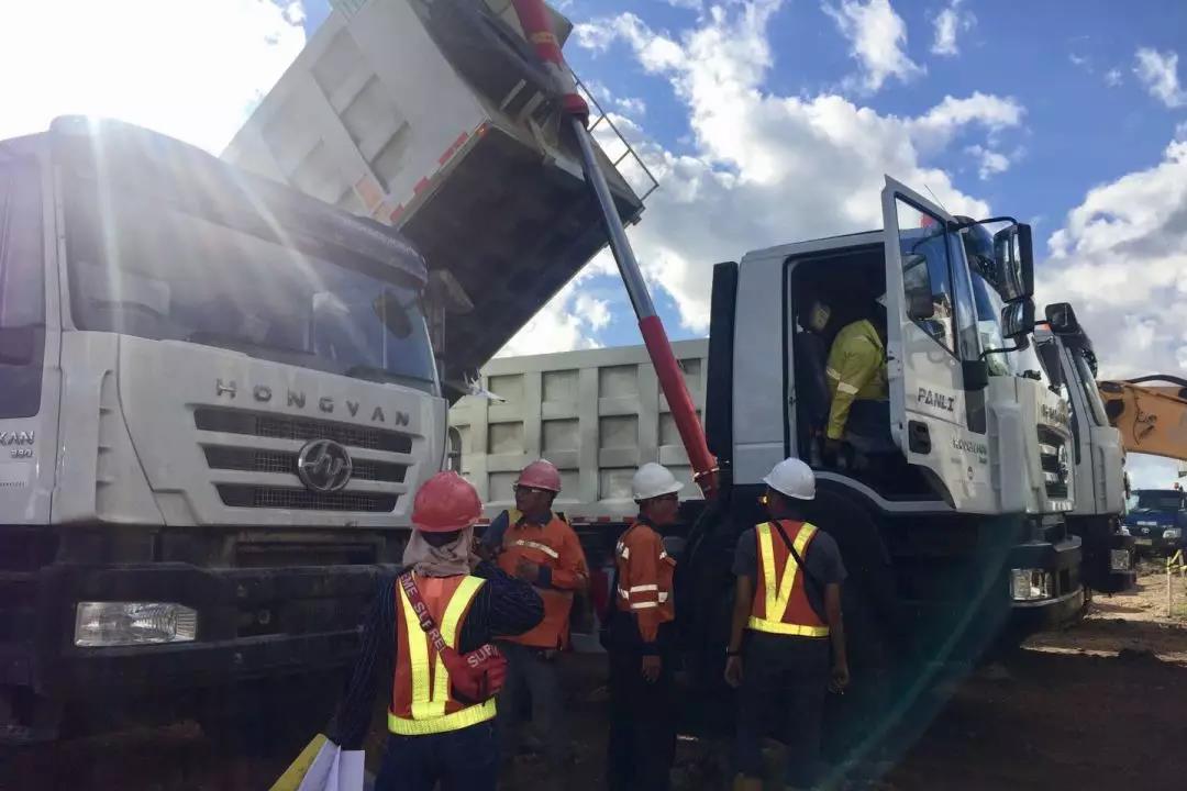 1-8月销量第一！上汽红岩“工程之王”缘何逆市飘红？ - 第5张