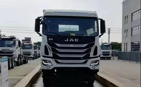 穿梭沙尘驰骋钢铁，再恶劣的工况格尔发也能轻松应对 - 第1张