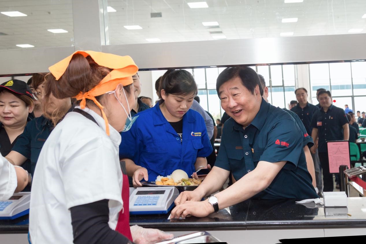 谭旭光:职工满意才是我们最大的满意! - 第4张 - 提加商用车网 谭旭光:职工满意才是我们最大的满意! - 第4张