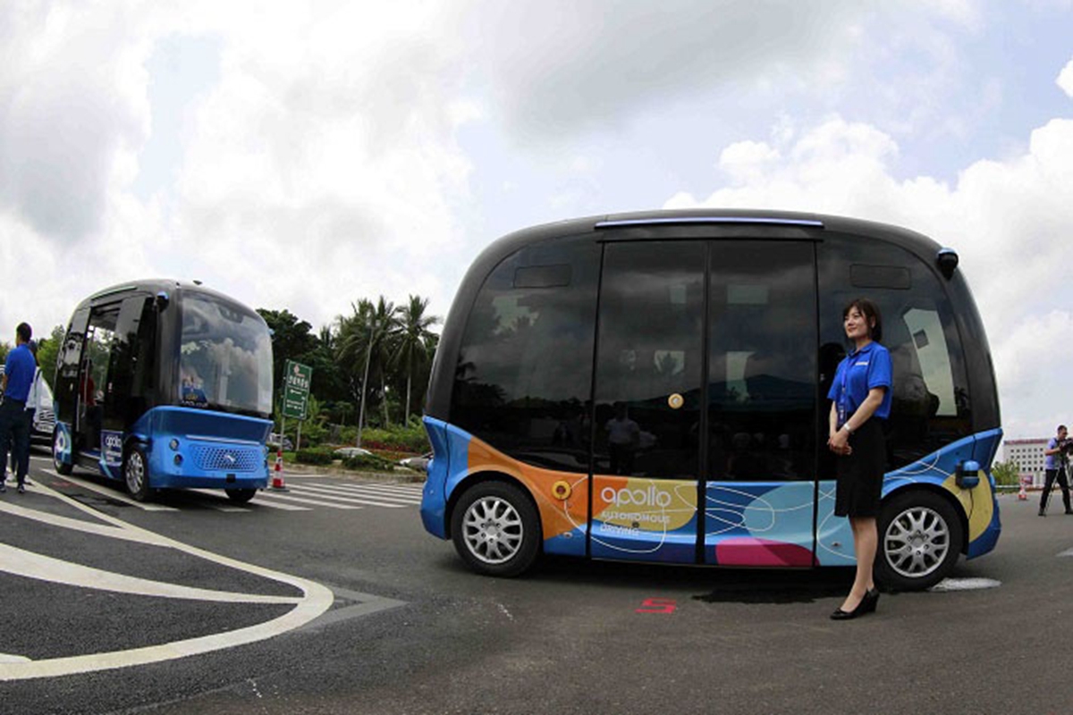 自豪!金龙阿波龙荣登央视《共和国发展成就巡礼》 - 第4张 - 提加商用车网 自豪!金龙阿波龙荣登央视《共和国发展成就巡礼》 - 第4张