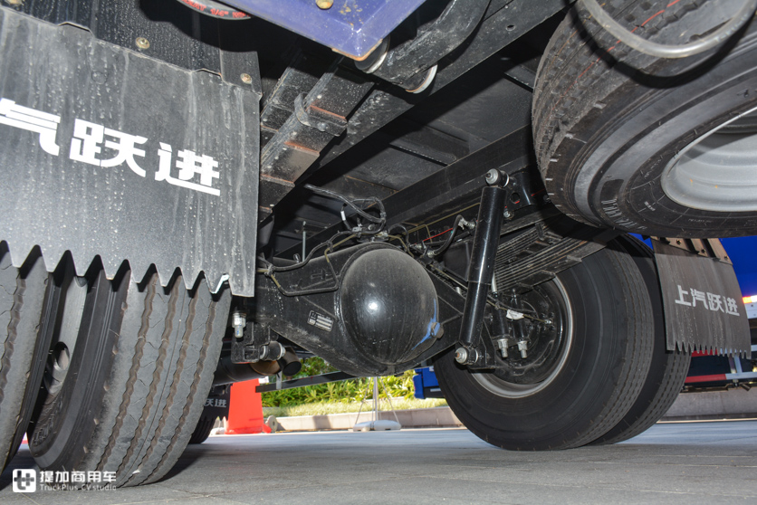 德邦快递最近还定制了一批跃进轻卡，涂装“亮”，配置也很人性化 - 第14张