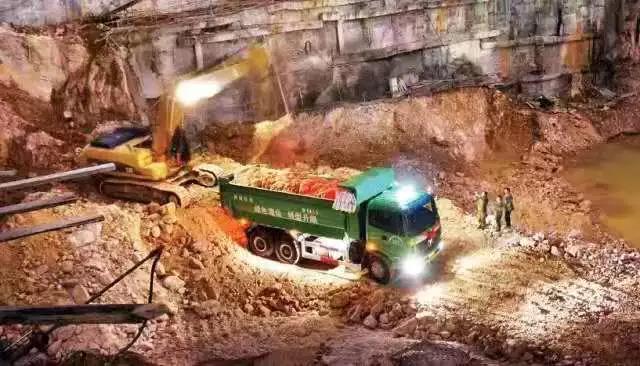 欧曼国六法规渣土车，开启绿色渣运的新时代 - 第1张