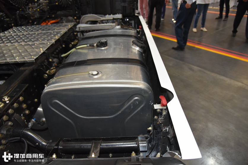 东风天龙概念卡车来了,内饰很未来,油电混合动力还能省油15% - 第7张 - 提加商用车网 东风天龙概念卡车来了,内饰很未来,油电混合动力还能省油15% - 第7张