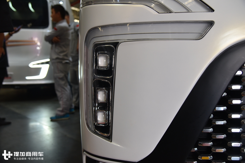 东风天龙概念卡车来了,内饰很未来,油电混合动力还能省油15% - 第11张 - 提加商用车网 东风天龙概念卡车来了,内饰很未来,油电混合动力还能省油15% - 第11张