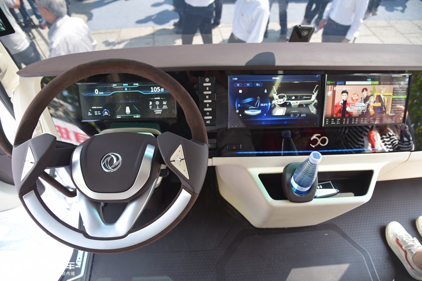 东风天龙概念卡车来了,内饰很未来,油电混合动力还能省油15% - 第14张 - 提加商用车网 东风天龙概念卡车来了,内饰很未来,油电混合动力还能省油15% - 第14张