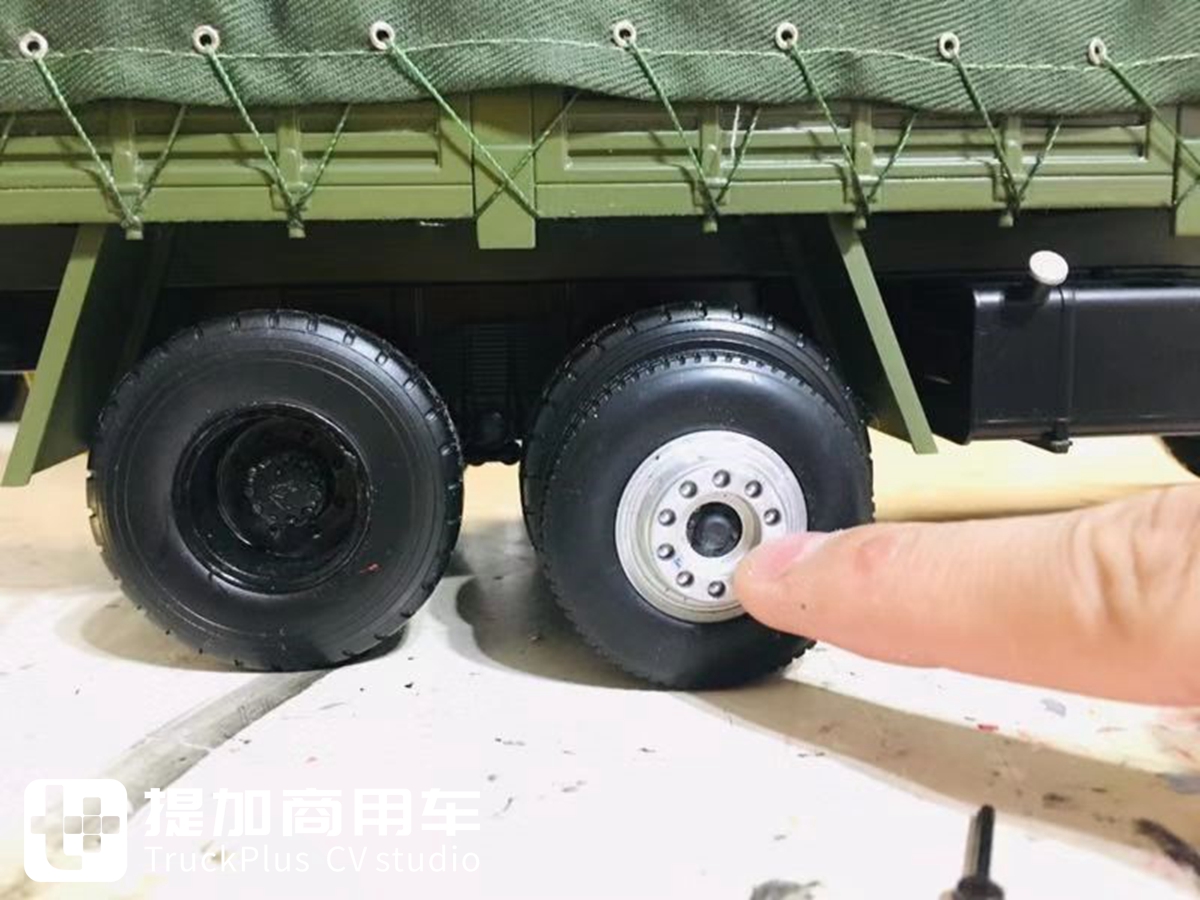 卡车模型也评测，再带你见识一款1:24的重汽豪沃军车模型 - 第18张