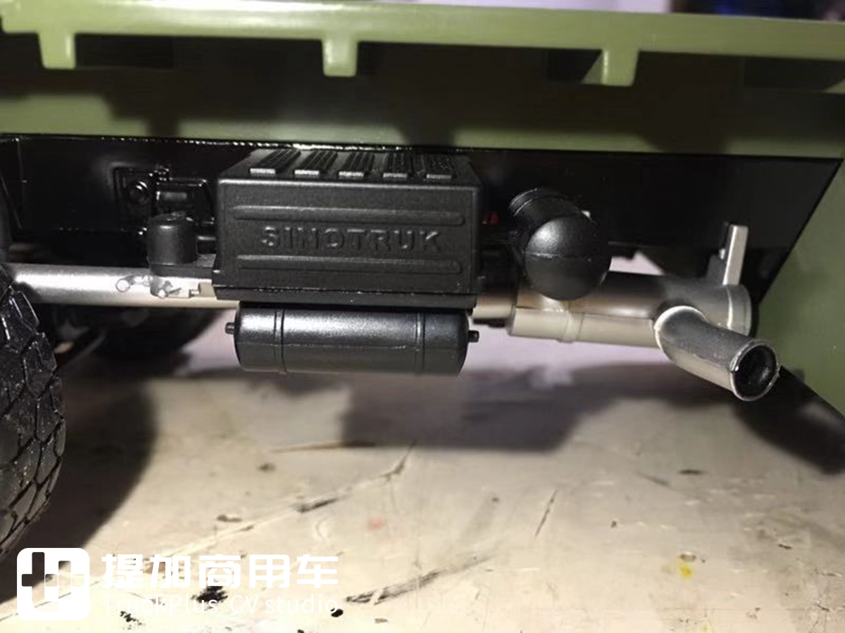 卡车模型也评测，再带你见识一款1:24的重汽豪沃军车模型 - 第22张