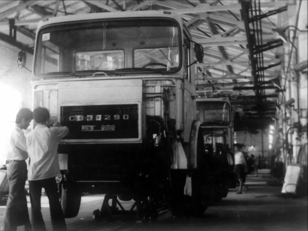 从四川汽车制造厂到上汽红岩5G智能重卡,回顾红岩发展史 - 第3张 - 提加商用车网 从四川汽车制造厂到上汽红岩5G智能重卡,回顾红岩发展史 - 第3张