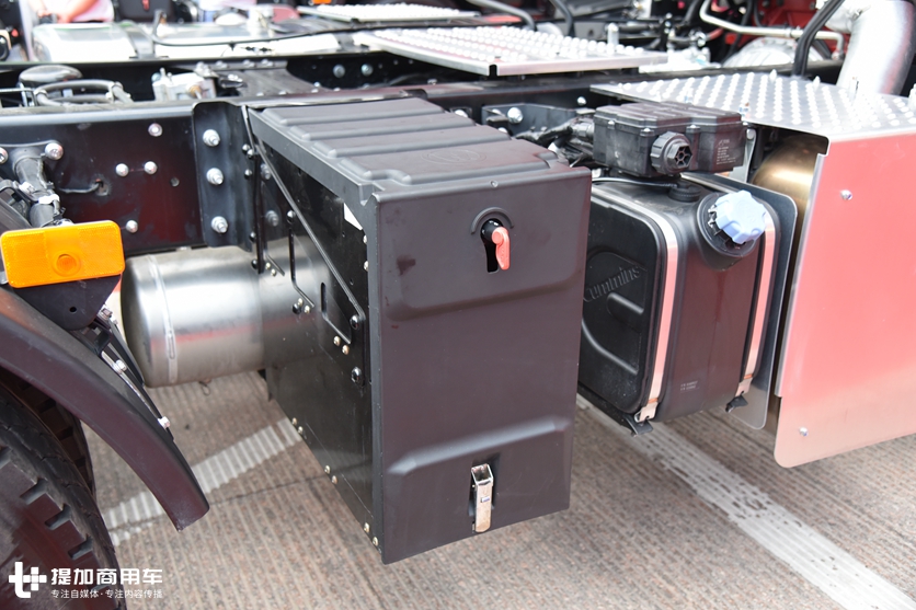 外观改进降油耗,内饰同步旗舰K7风格,带您见识2020款格尔发K5的新变化 - 第14张 - 提加商用车网 外观改进降油耗,内饰同步旗舰K7风格,带您见识2020款格尔发K5的新变化 - 第14张