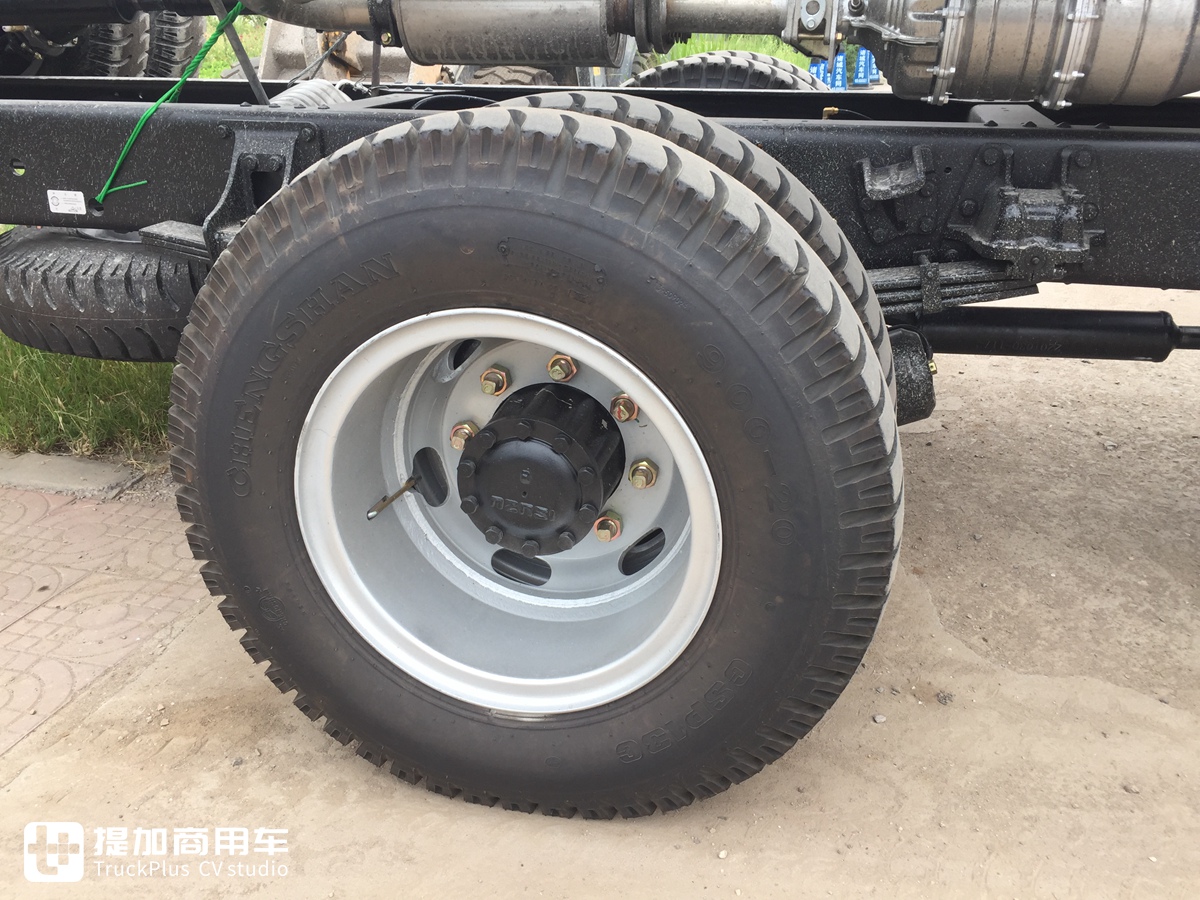 终于把自动挡变速箱引入到了国内，庆铃FVR自动挡载货车实拍 - 第14张