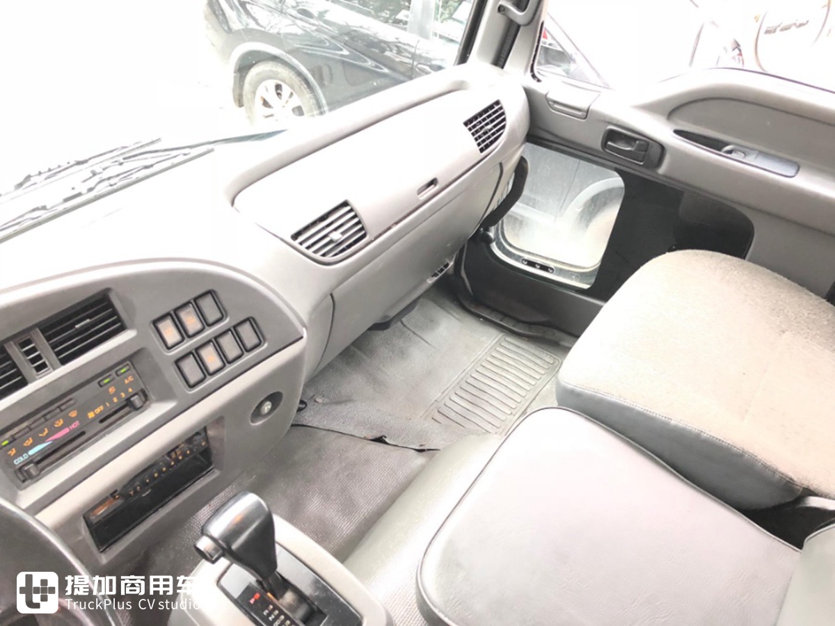终于把自动挡变速箱引入到了国内，庆铃FVR自动挡载货车实拍 - 第10张