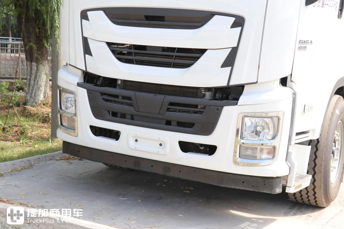 深入改装厂实拍庆铃巨咖前四后八泵车底盘，没想到还是国六版本 - 第4张