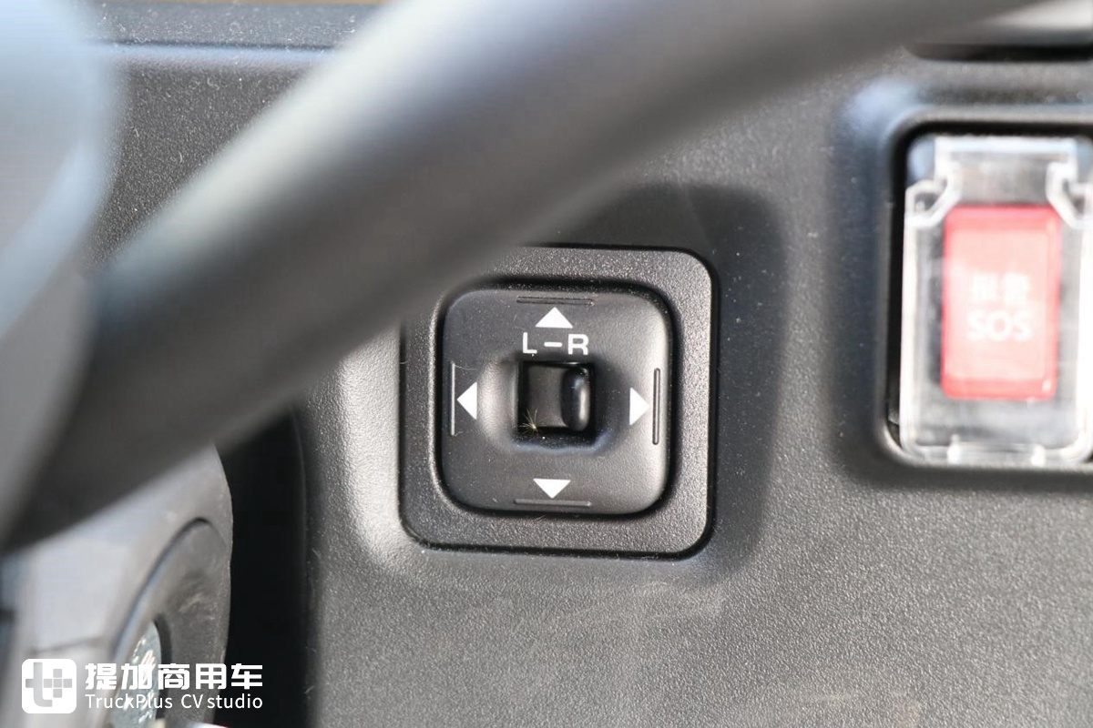 深入改装厂实拍庆铃巨咖前四后八泵车底盘，没想到还是国六版本 - 第14张