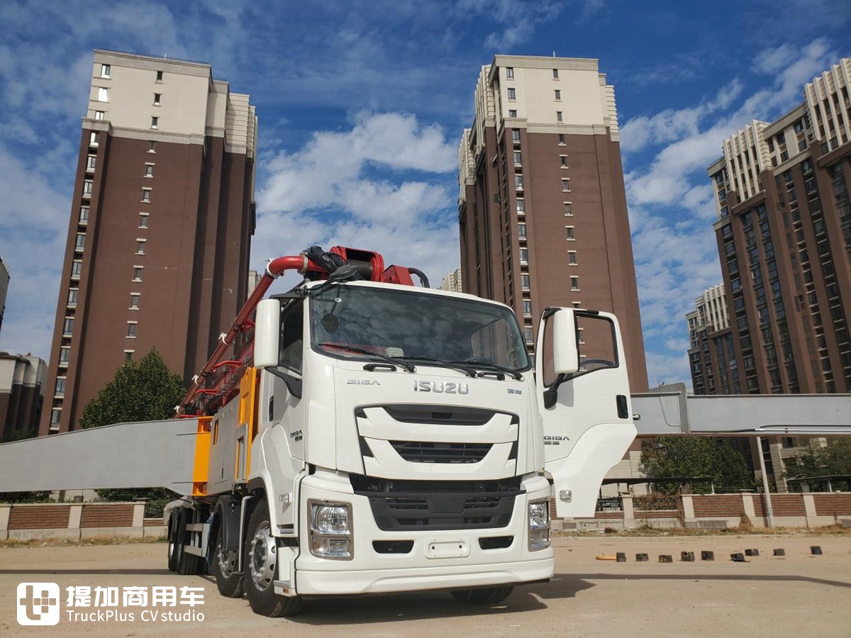 深入改装厂实拍庆铃巨咖前四后八泵车底盘，没想到还是国六版本 - 第28张