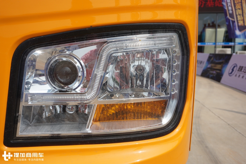 陕汽更具性价比的自卸车,带您见识德龙新M3000前四后八的硬实力 - 第6张 - 提加商用车网 陕汽更具性价比的自卸车,带您见识德龙新M3000前四后八的硬实力 - 第6张