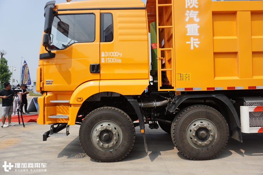 陕汽更具性价比的自卸车,带您见识德龙新M3000前四后八的硬实力 - 第9张 - 提加商用车网 陕汽更具性价比的自卸车,带您见识德龙新M3000前四后八的硬实力 - 第9张