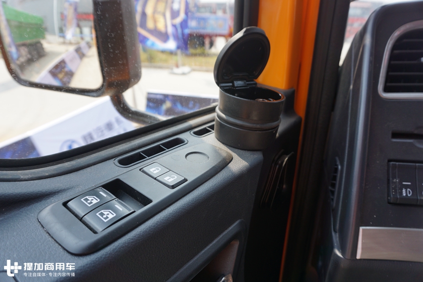 陕汽更具性价比的自卸车,带您见识德龙新M3000前四后八的硬实力 - 第17张 - 提加商用车网 陕汽更具性价比的自卸车,带您见识德龙新M3000前四后八的硬实力 - 第17张