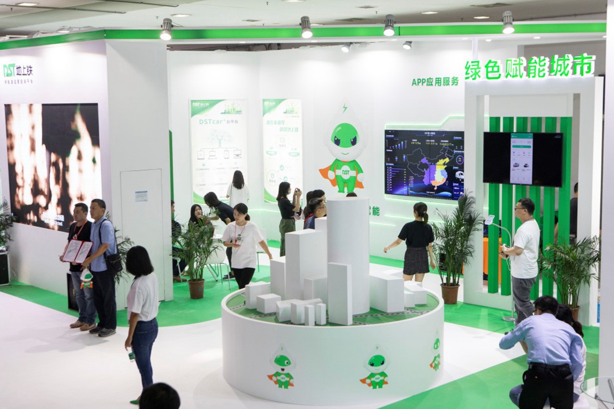 地上铁亮相物博会,新吉祥物绿超人首秀引极大好评! - 第2张 - 提加商用车网 地上铁亮相物博会,新吉祥物绿超人首秀引极大好评! - 第2张