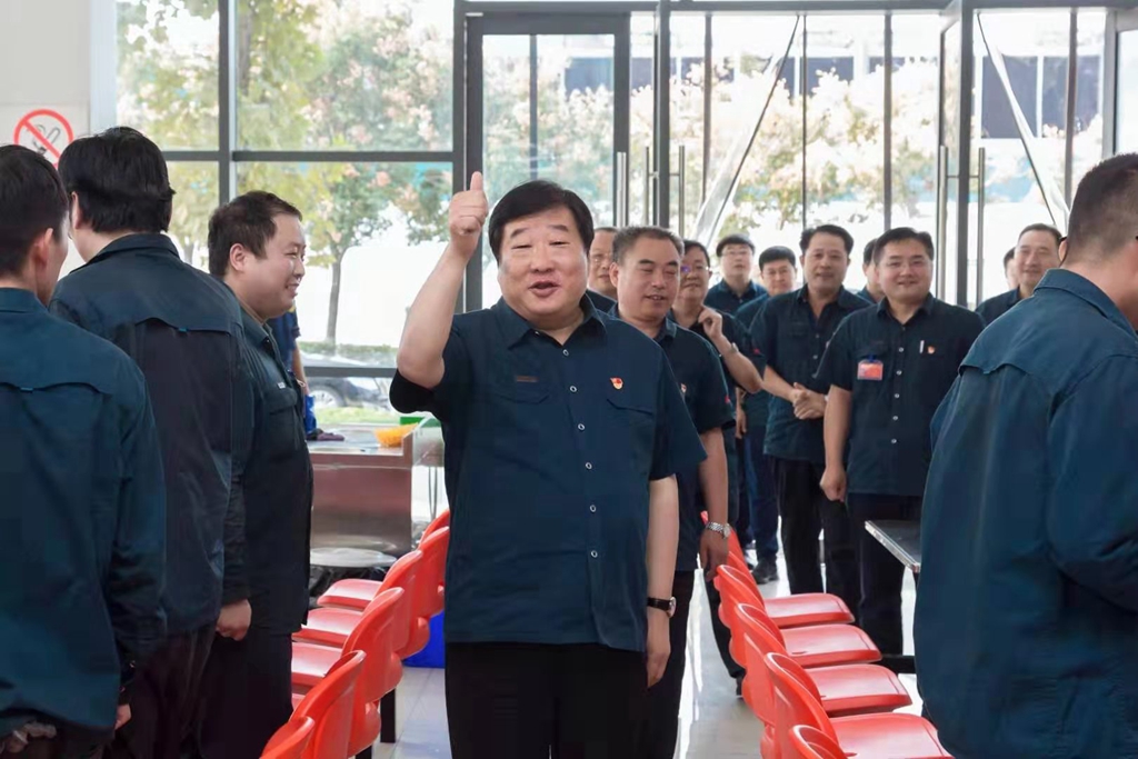 中国重汽济南地区4所新建职工食堂投入运行 一线职工吃上了热乎乎的饭菜! - 第2张 - 提加商用车网 中国重汽济南地区4所新建职工食堂投入运行 一线职工吃上了热乎乎的饭菜! - 第2张